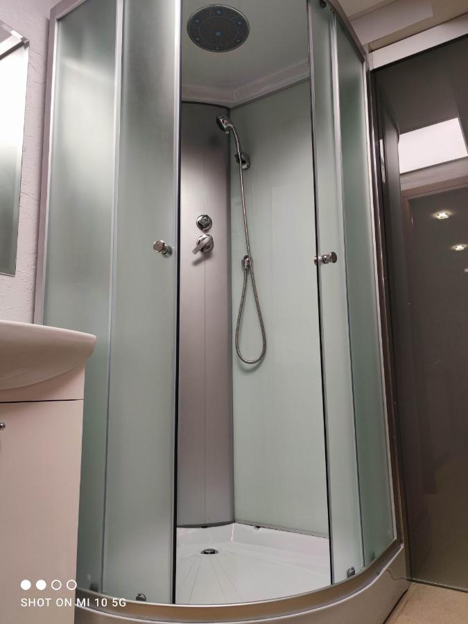 New York Apartament By Karl Radom Exteriör bild